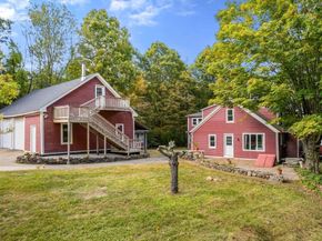 16 Summit Ave, Sturbridge MA 01518
