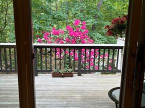 213 Nahanton St 213, Newton MA 02459