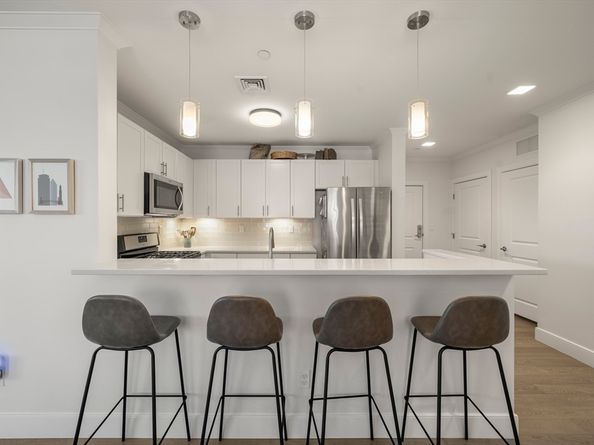 320 Maverick St 209, Boston MA 02128