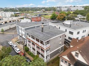 10 Beach Rd 1, Winthrop MA 02152