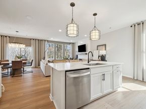 24 Emerald Run 57, Shrewsbury MA 01545
