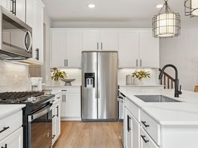 24 Emerald Run 57, Shrewsbury MA 01545