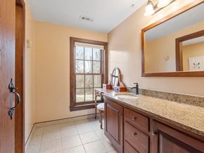 190 Hardwick, Petersham MA 01366