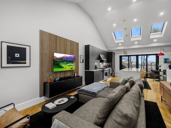 760 E Broadway U:2, Boston MA 02127