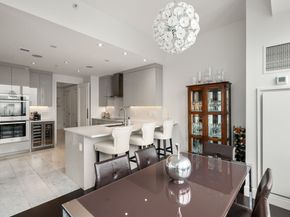 1 Avery PH2B, Boston MA 02111