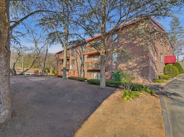 1011 Main St 5, Woburn MA 01801