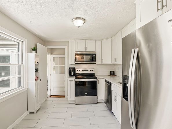 35 Woodway Dr, Shrewsbury MA 01545