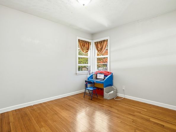 35 Woodway Dr, Shrewsbury MA 01545