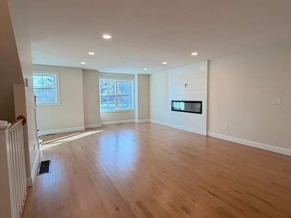 9 Acton Rd 8, Chelmsford MA 01824