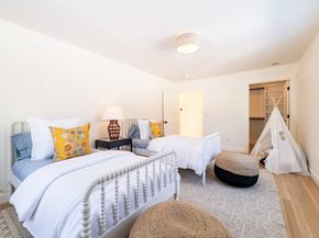 74 Teakettle Ln, Duxbury MA 02332