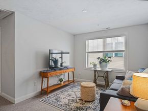 831 Ledgewood Way 831, Clinton MA 01510