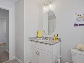 831 Ledgewood Way 831, Clinton MA 01510