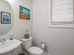 831 Ledgewood Way 831, Clinton MA 01510