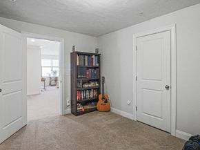 831 Ledgewood Way 831, Clinton MA 01510