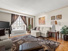 33 Pond Ave 603, Brookline MA 02445