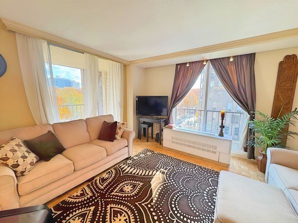 33 Pond Ave 603, Brookline MA 02445