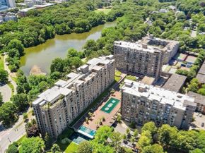 33 Pond Ave 603, Brookline MA 02445