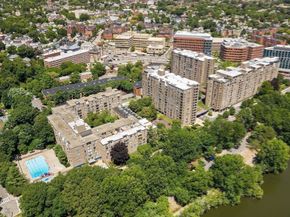 33 Pond Ave 603, Brookline MA 02445