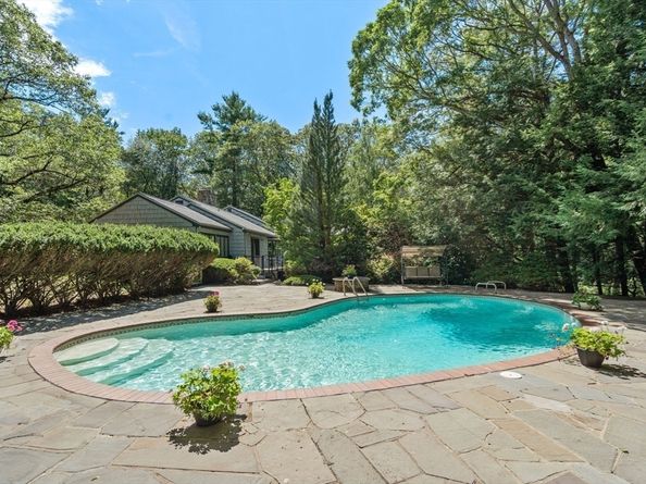 169 Hickory Rd, Weston MA 02493