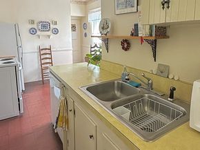 169 Whitmarsh Ave, Worcester MA 01606