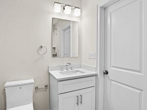 17 Courtyard Place 17, Reading MA 01867