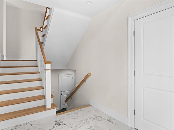 17 Courtyard Place 17, Reading MA 01867