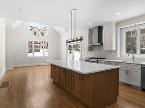 17 Courtyard Place 17, Reading MA 01867