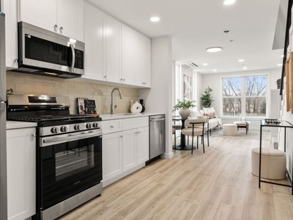 602 Canterbury U9, Boston MA 02131