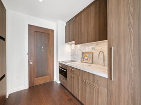 430 Stuart St 1613, Boston MA 02116