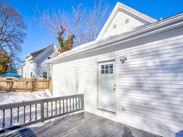 5 Bates St, Brockton MA 02302