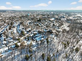 15 Flagg Cir, Waltham MA 02453