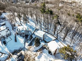 15 Flagg Cir, Waltham MA 02453