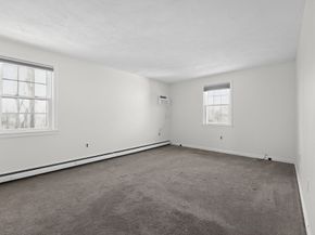 15 Flagg Cir, Waltham MA 02453