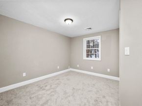198 Uxbridge Rd, Sutton MA 01590