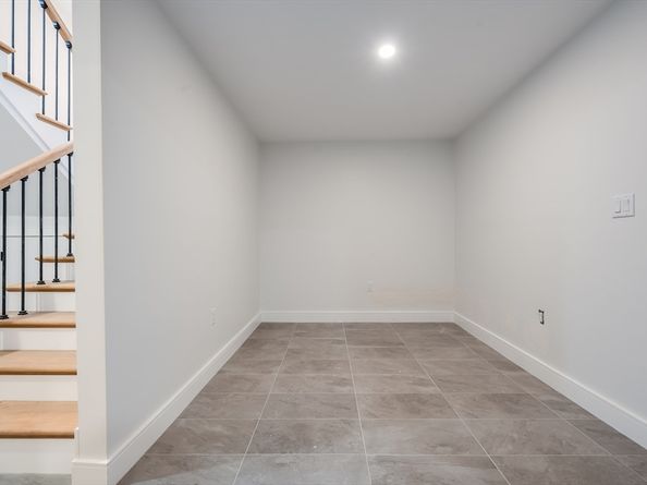 809-811 Heath St 811, Brookline MA 02467