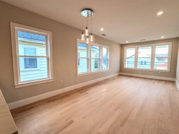 105 Neponset Ave. 105, Boston MA 02131