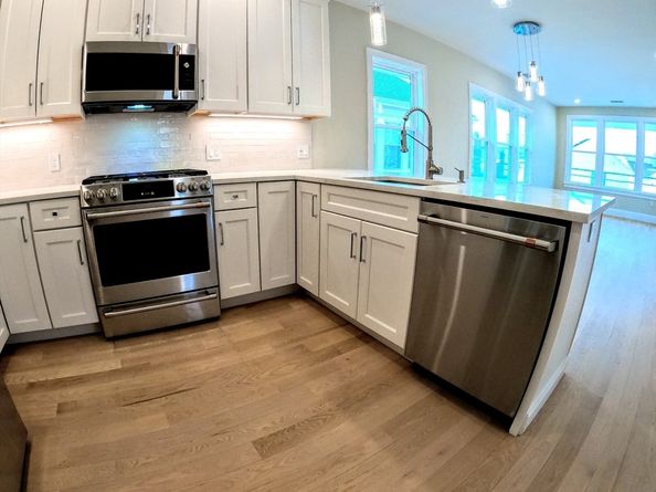 105 Neponset Ave. 105, Boston MA 02131