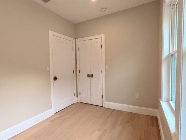 105 Neponset Ave. 105, Boston MA 02131