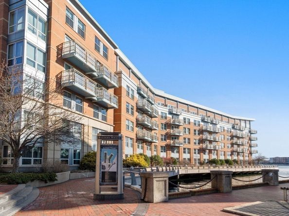 4 Battery Wharf 4604, Boston MA 02109