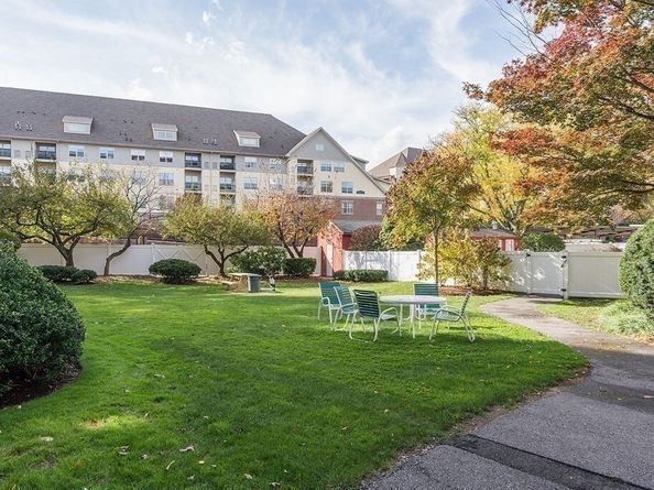 2 Hammond Pond Parkway 203, Newton MA 02467