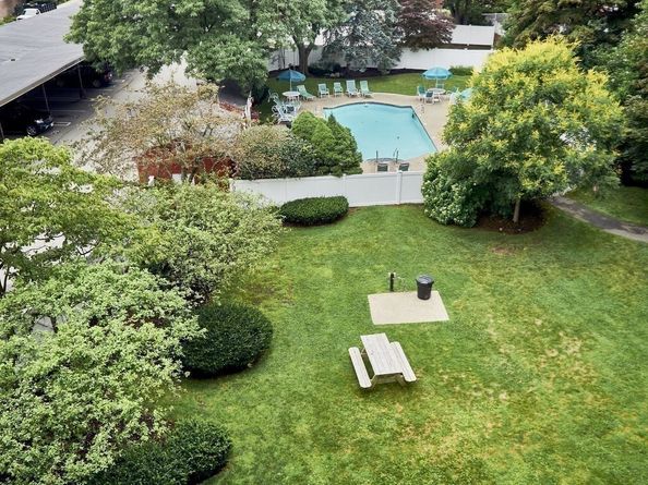 2 Hammond Pond Parkway 203, Newton MA 02467