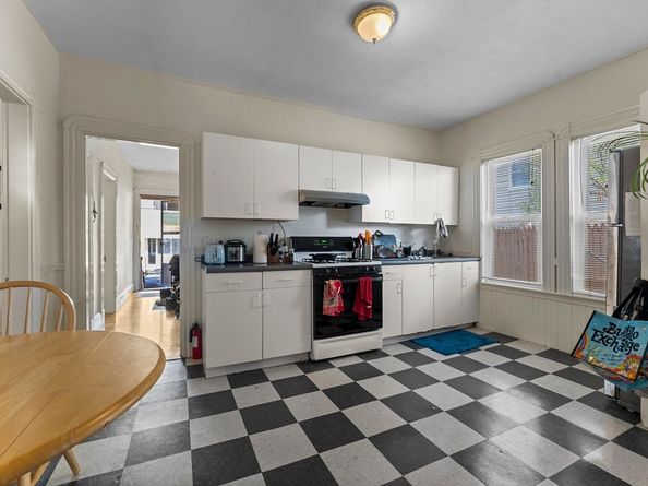 35 Ibbetson, Somerville MA 02143