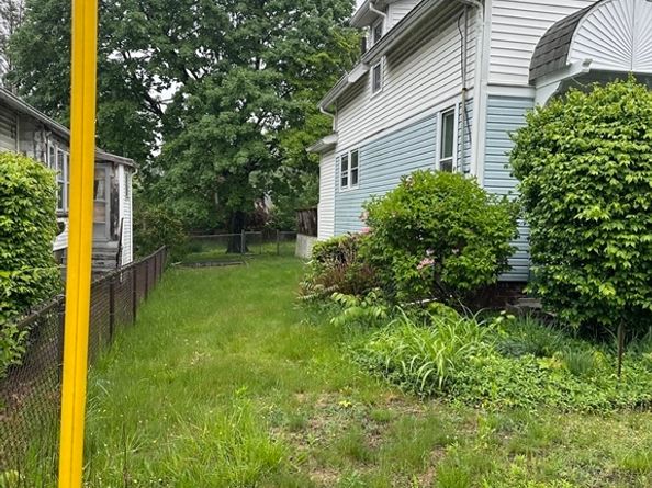 124 Manomet St, Brockton MA 02301