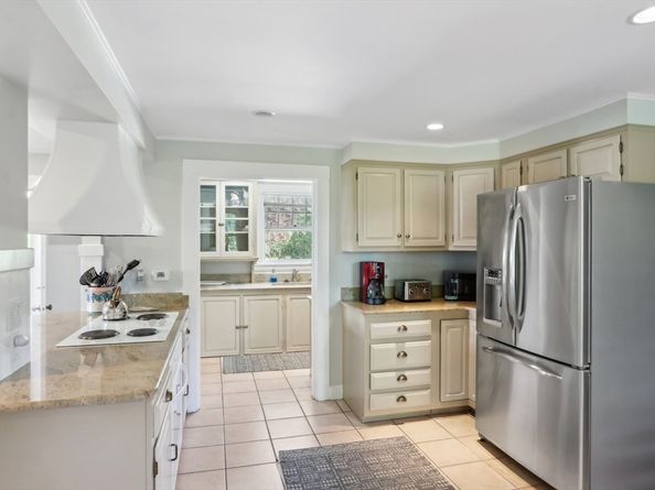 10 Orchard Road, Gloucester MA 01930