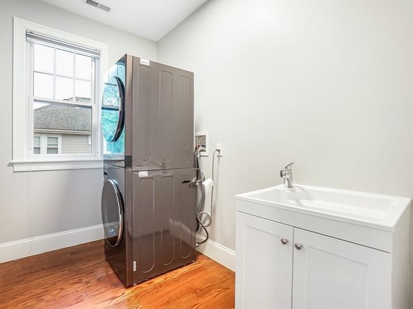 57 Walnut St, Newton MA 02460