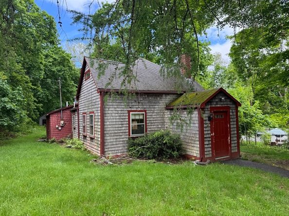 54 Plymouth St, East Bridgewater MA 02333