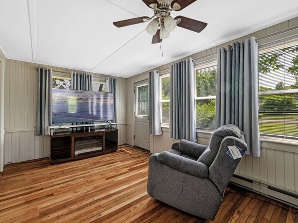 123 Forest St, Middleton MA 01949