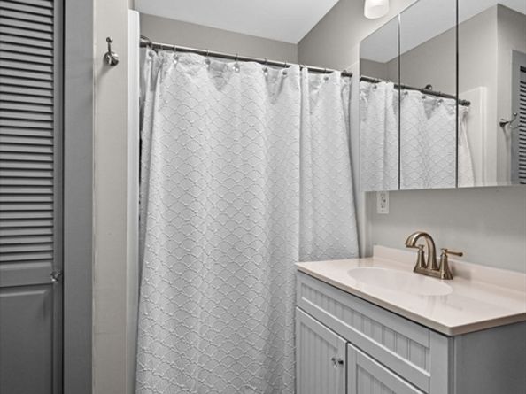 123 Forest St, Middleton MA 01949