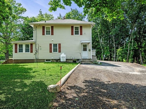123 Forest St, Middleton MA 01949