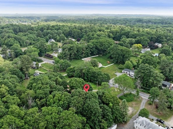 123 Forest St, Middleton MA 01949